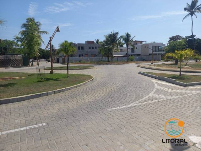 #747 - Terreno em condomínio para Venda em Camaçari - BA